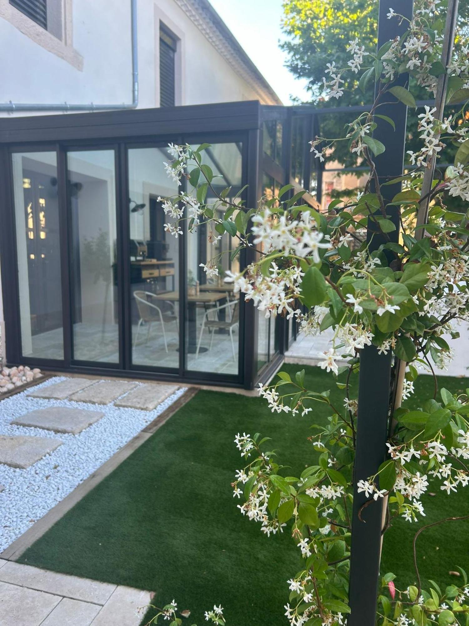LavéruneLes Marronniers住宿加早餐旅馆 外观 照片